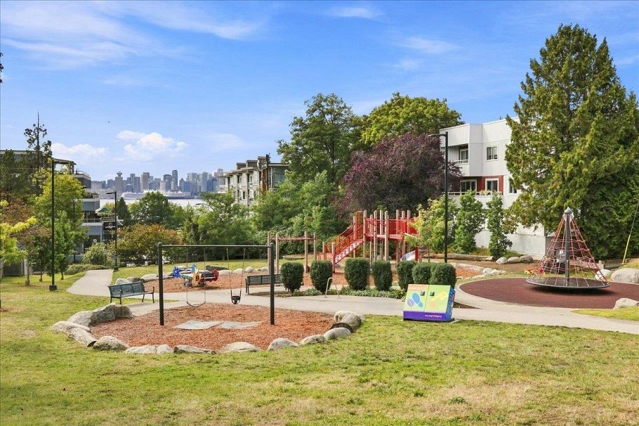 207 236 W 2nd Street North Vancouver, BC - 30