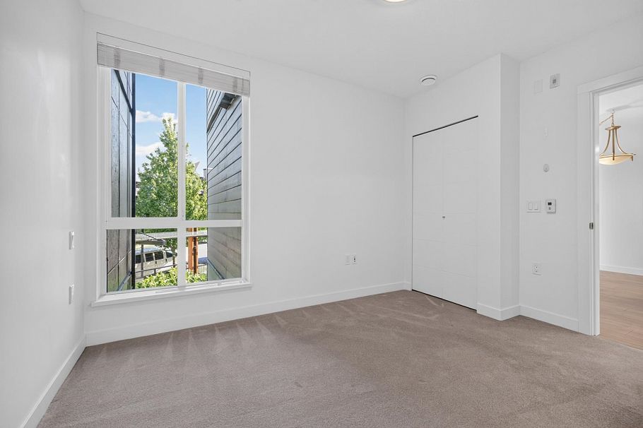 210 108 E 8th Street North Vancouver, BC - 19