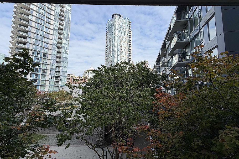 301 689 Abbott Street Vancouver, BC - 34