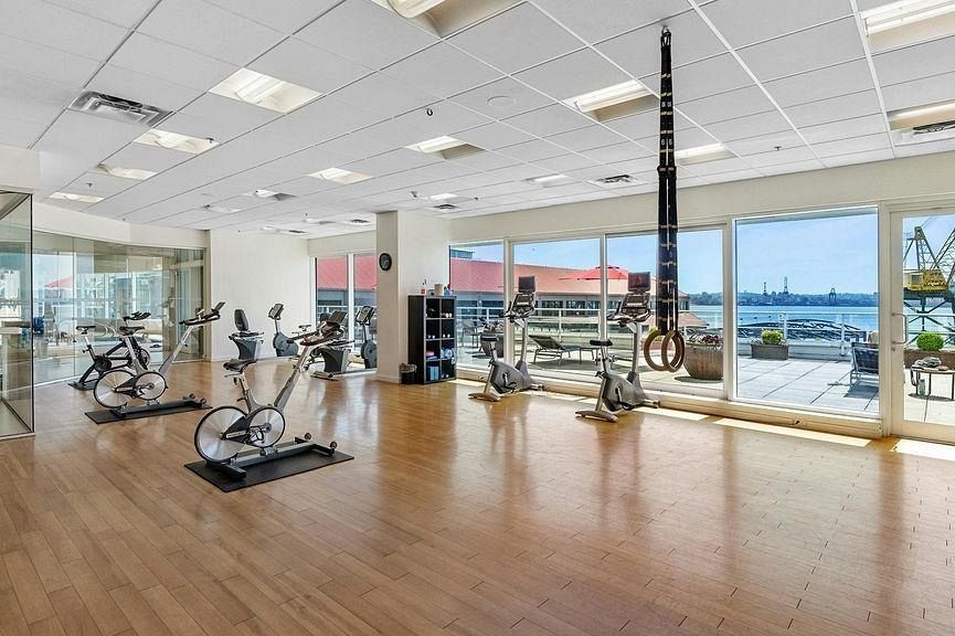 409 185 Victory Ship Way North Vancouver, BC - 31