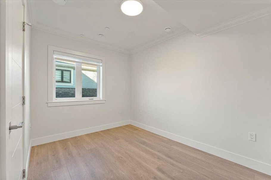 2227 W 16th Avenue Vancouver, BC - 19
