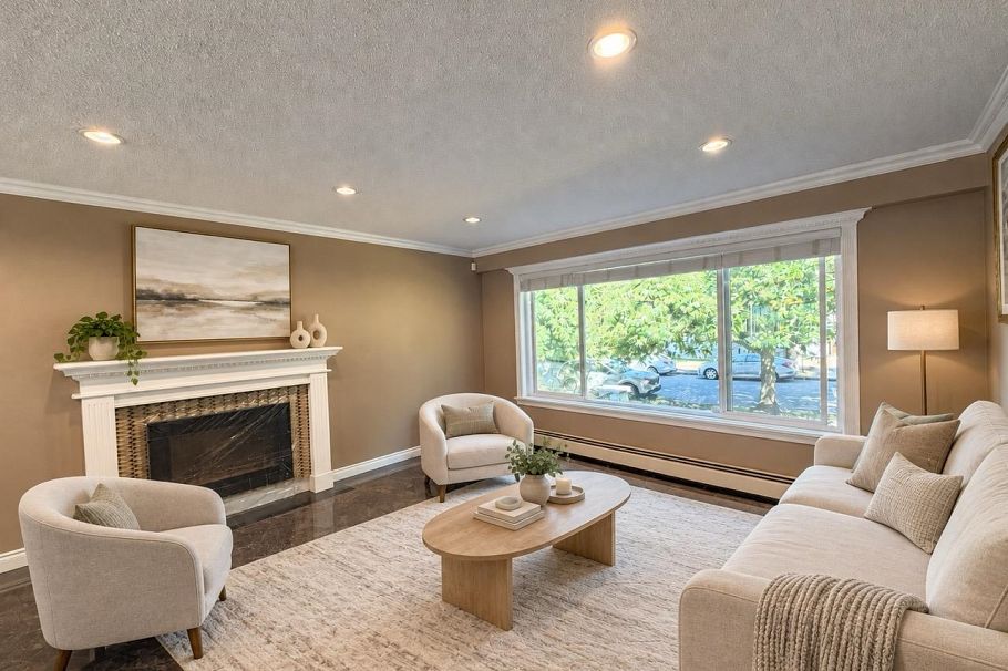 5885 Lincoln Street Vancouver, BC - 1