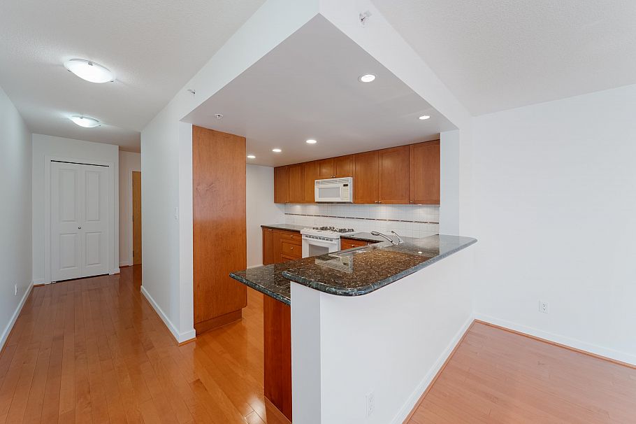 317 1425 W 6th Avenue Vancouver, BC - 10