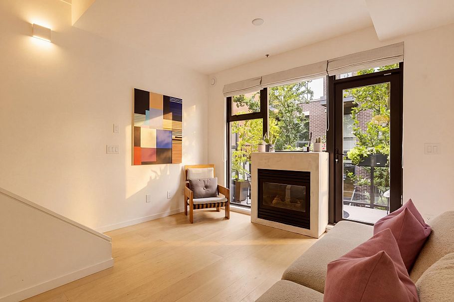3691 Commercial Street Vancouver, BC - 12