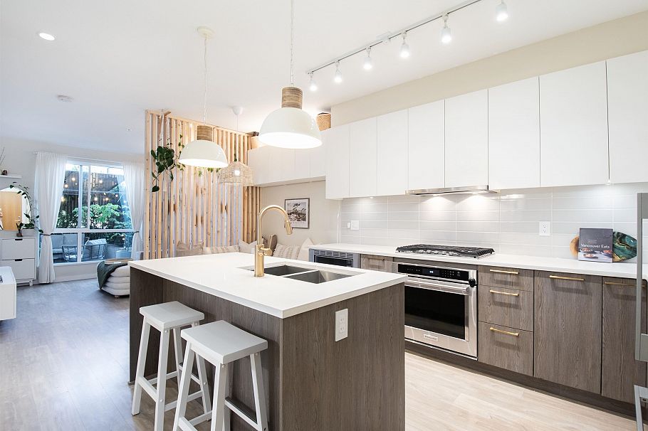 111 615 E 3rd Street North Vancouver, BC - 19