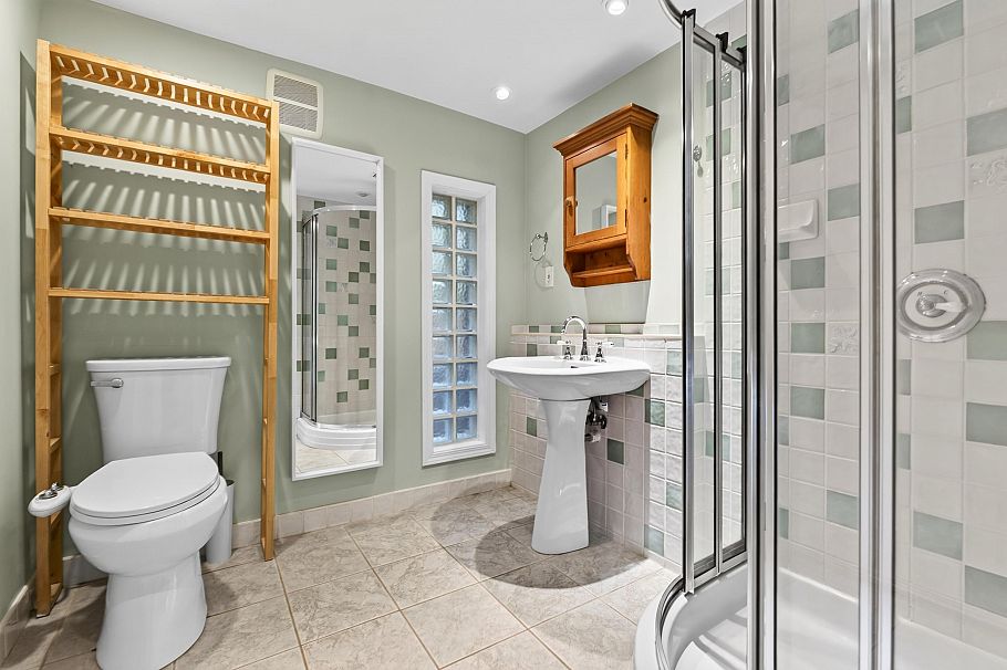 1371 Borthwick Road North Vancouver, BC - 23