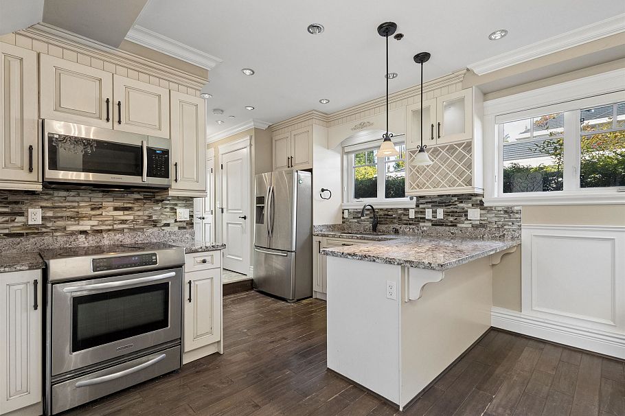1441 W 49th Avenue Vancouver, BC - 11