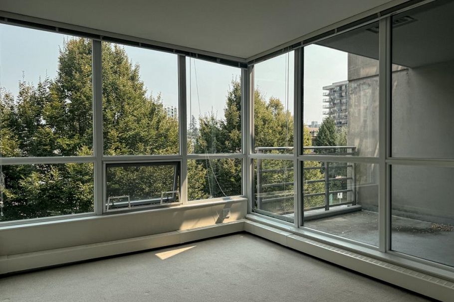 321 135 E 17th Street North Vancouver, BC - 10