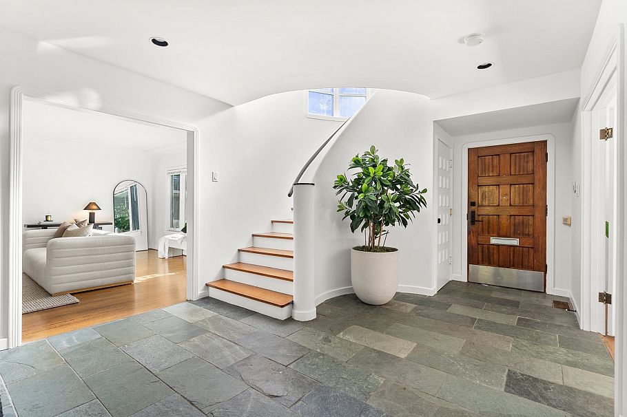 4709 Chancellor Boulevard Vancouver, BC - 5