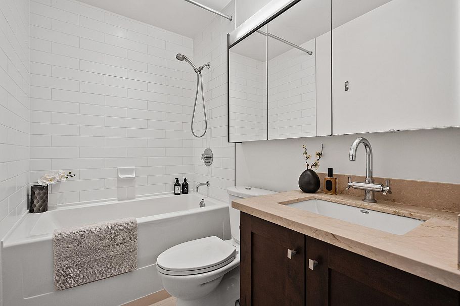 702 888 Homer Street Vancouver, BC - 23