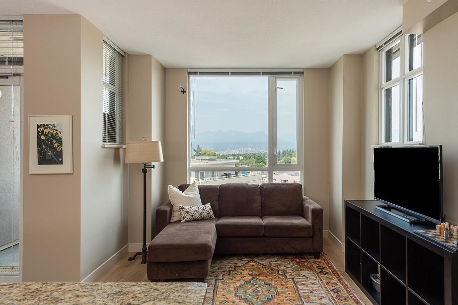 656 1483 E King Edward Avenue Vancouver, BC - 9