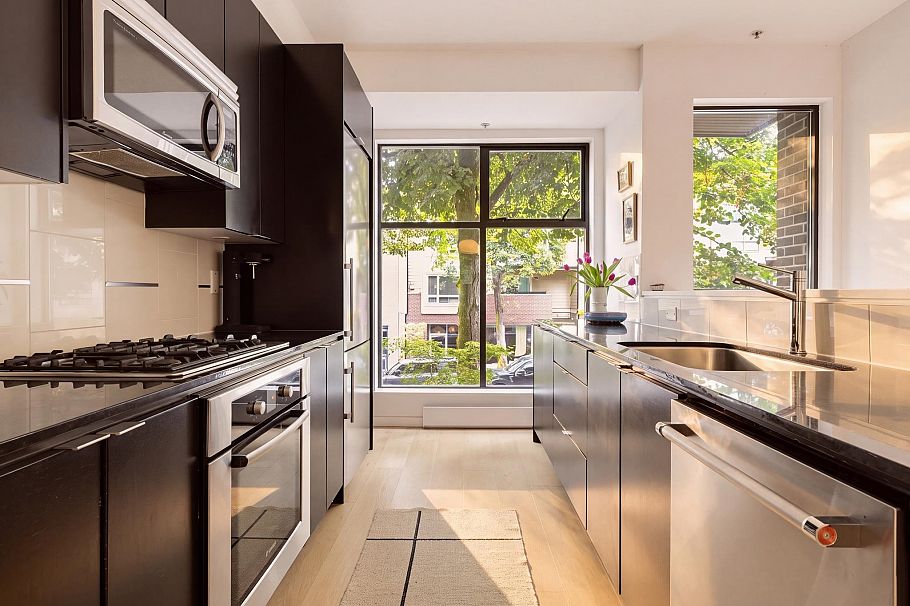 3691 Commercial Street Vancouver, BC - 13