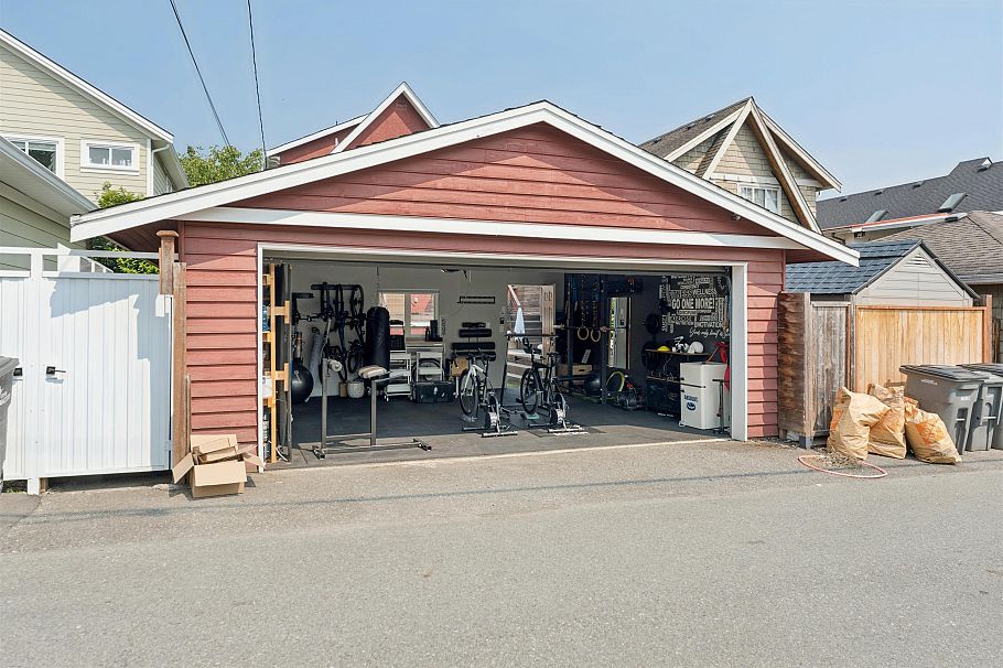 1250 E 11th Avenue Vancouver, BC - 9