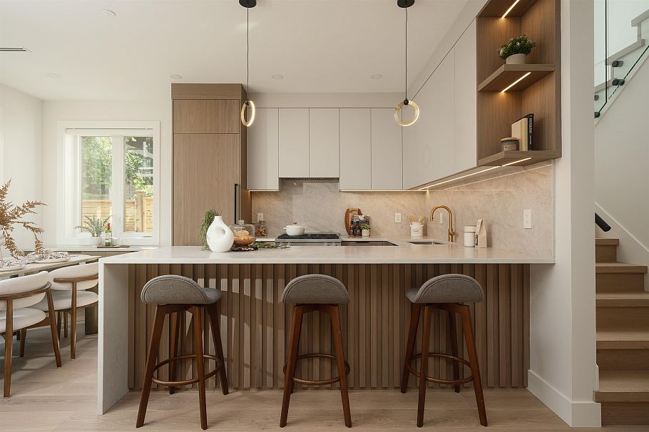 2 470 W 20 Avenue Vancouver, BC - 3