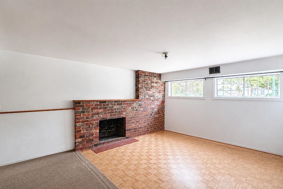 817 W 64th Avenue Vancouver, BC - 25