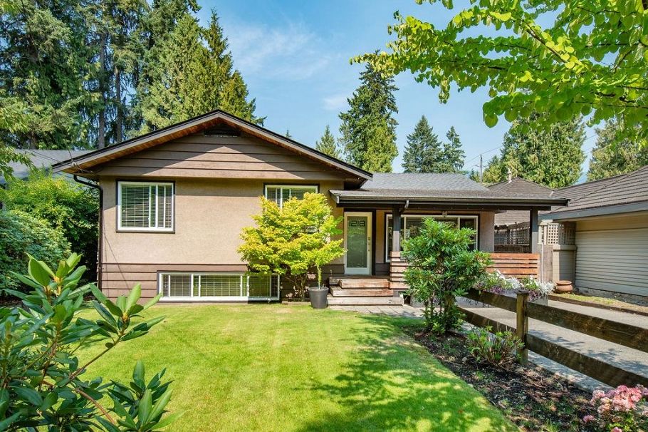 1218 W 22nd Street North Vancouver, BC - 15