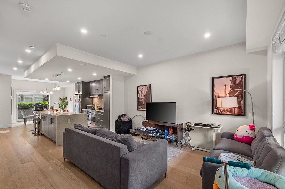 5 115 W Queens Road North Vancouver, BC - 7