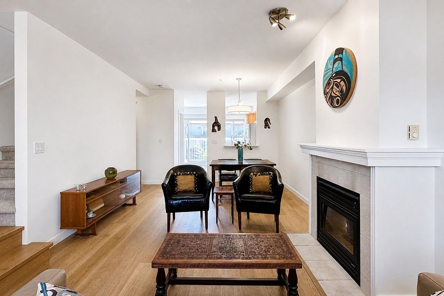 13 915 Tobruck Avenue North Vancouver, BC - 4