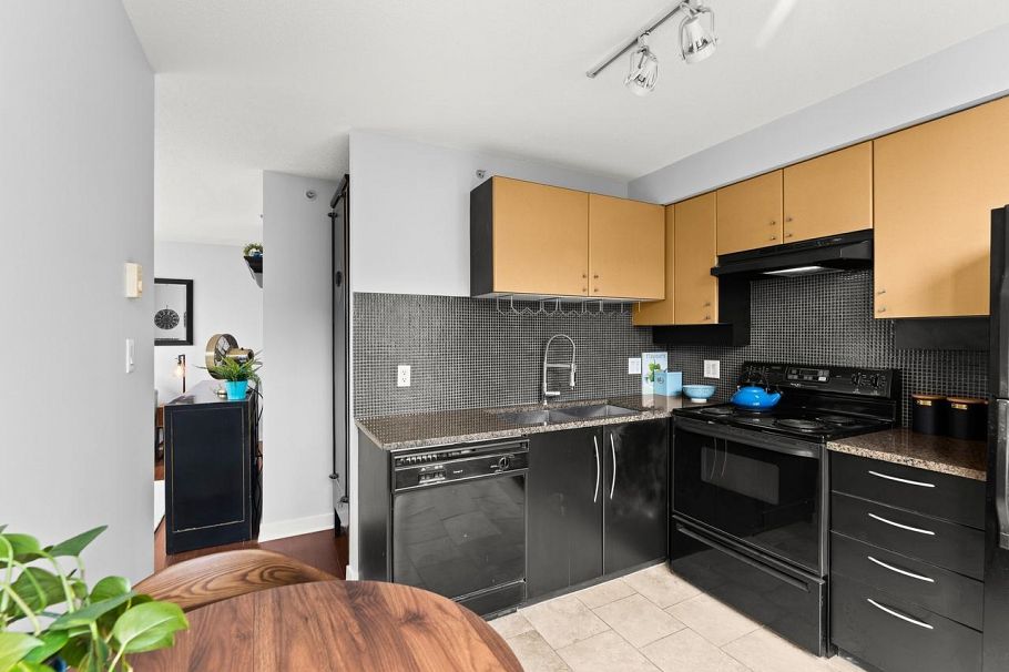 401 1238 Richards Street Vancouver, BC - 18