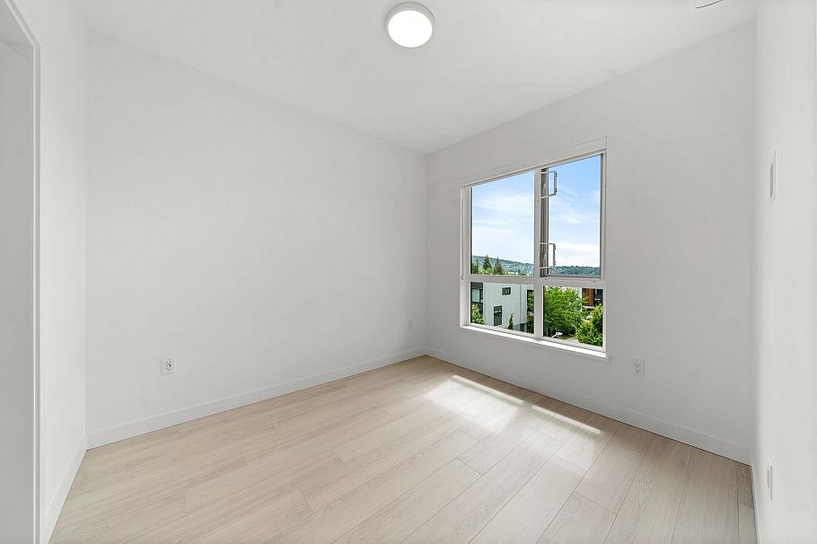 404 3594 Malsum Drive North Vancouver, BC - 11