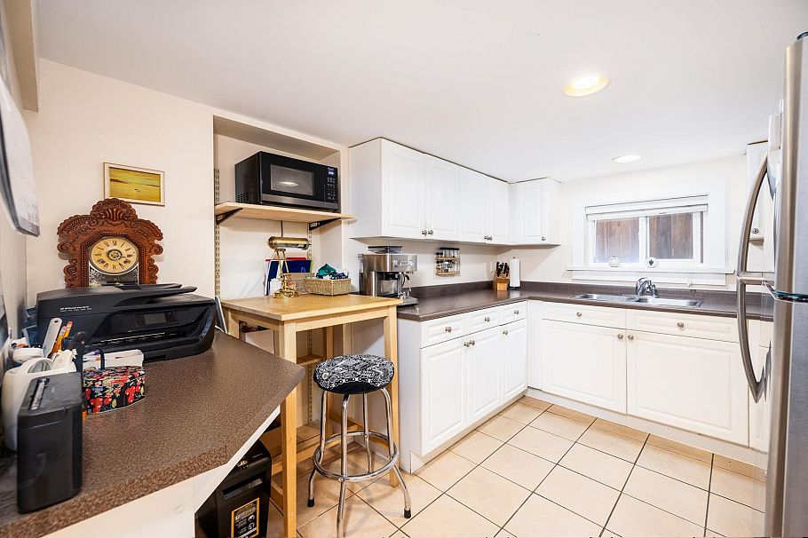 404 W 18th Avenue Vancouver, BC - 34