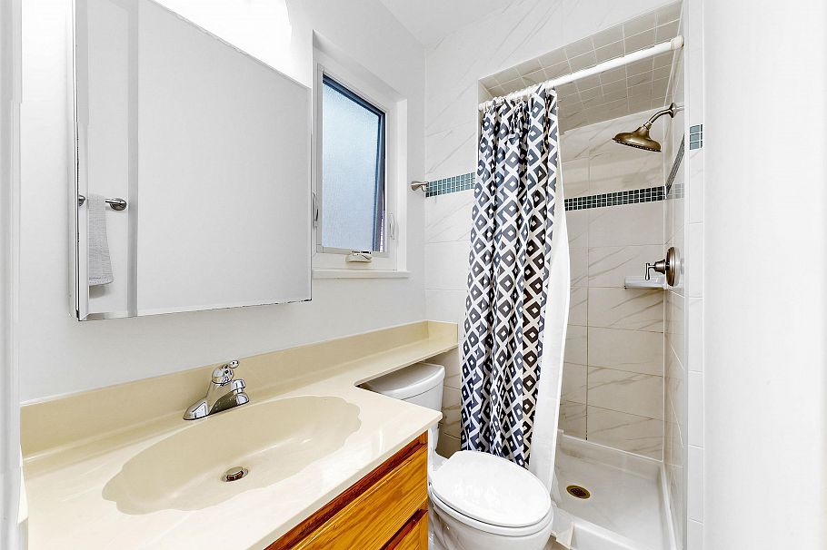 8377 Shaughnessy Street Vancouver, BC - 10