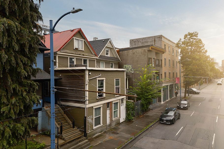 522 E Cordova Street Vancouver, BC - 3