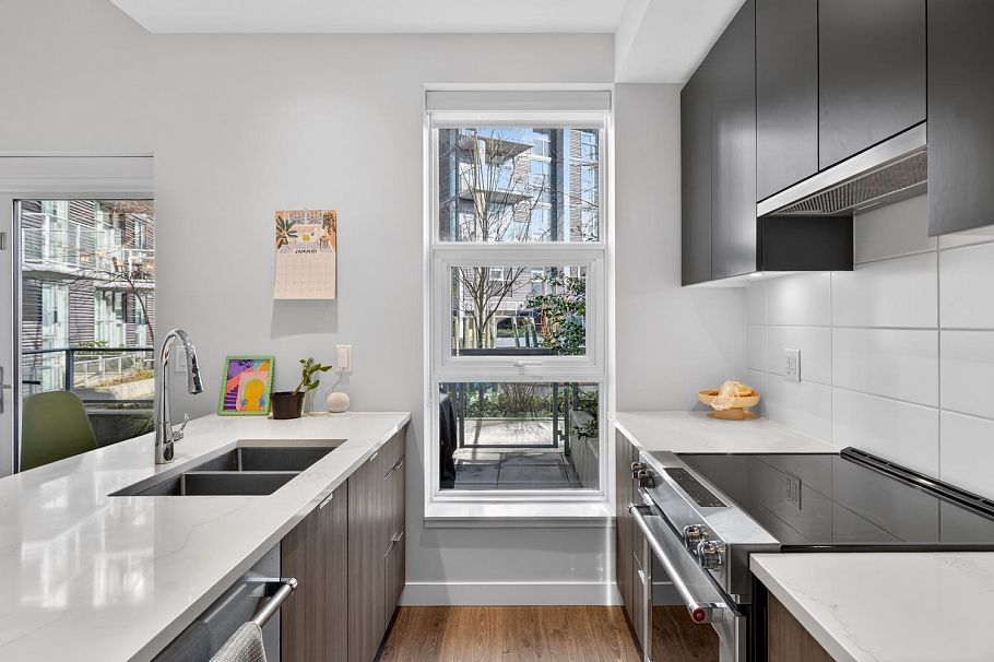 3 8693 Oolichan Way Vancouver, BC - 8