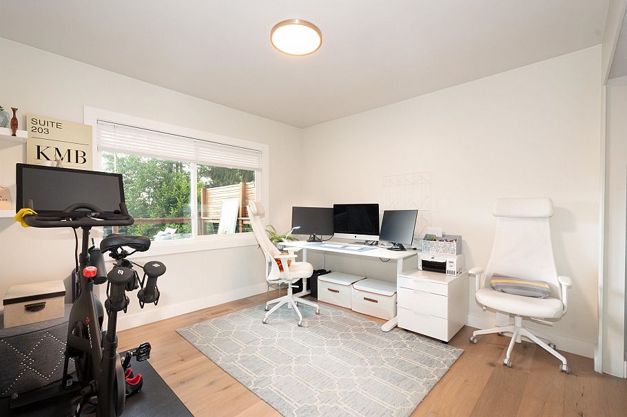 3067 Plymouth Drive North Vancouver, BC - 19