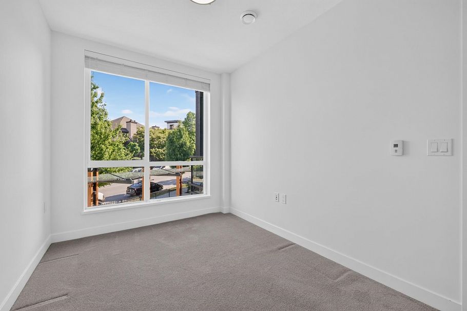 210 108 E 8th Street North Vancouver, BC - 24