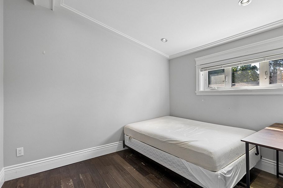 1441 W 49th Avenue Vancouver, BC - 17