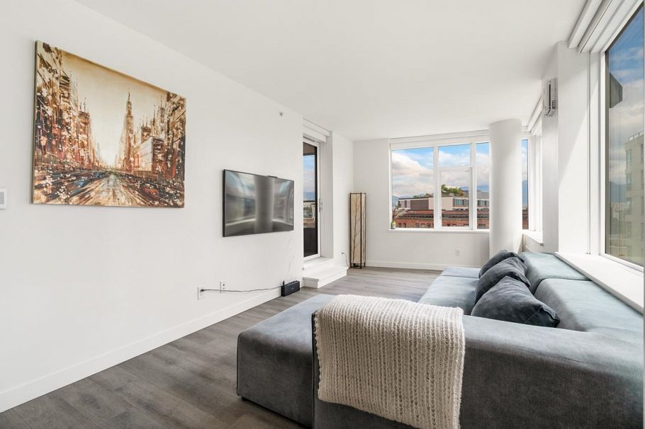 406 209 E 7th Avenue Vancouver, BC - 3