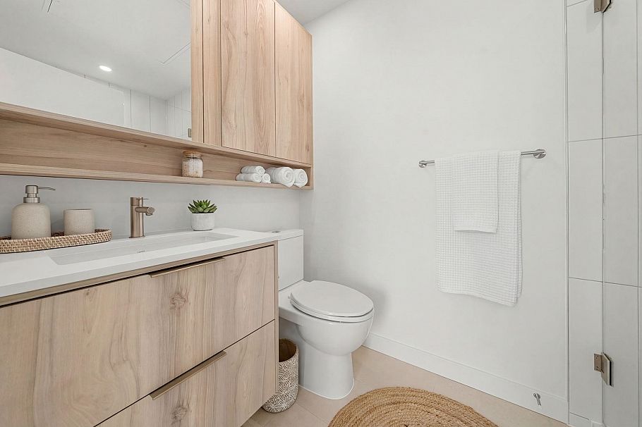 404 3594 Malsum Drive North Vancouver, BC - 12