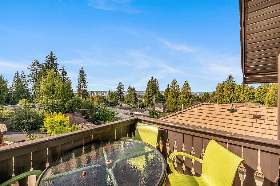 319 E 27th Street North Vancouver, BC - 15