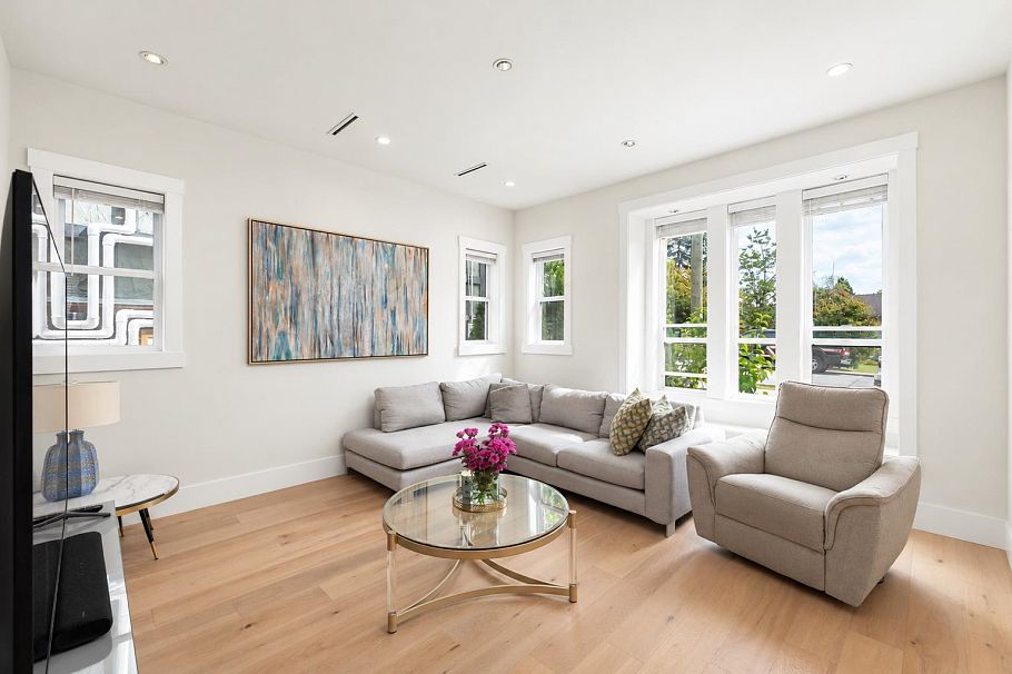 344 E 21 Street North Vancouver, BC - 6