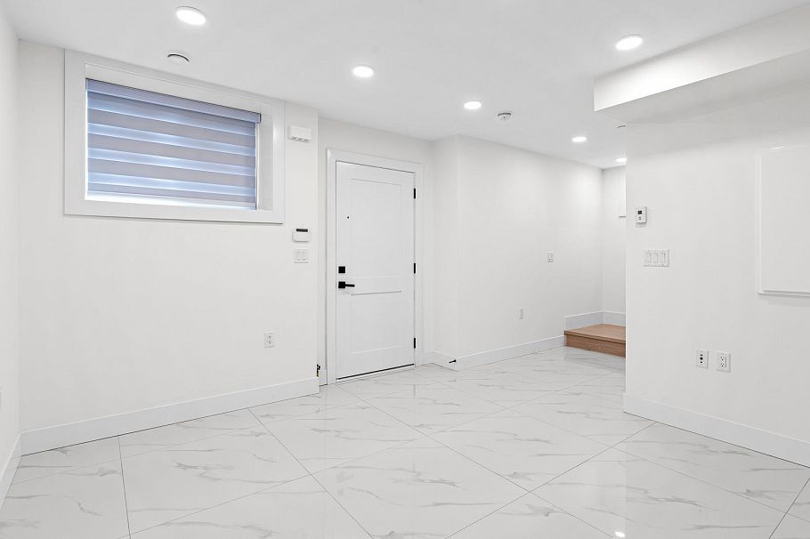 333 E 64th Avenue Vancouver, BC - 31