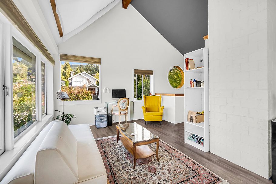 319 E 27th Street North Vancouver, BC - 12
