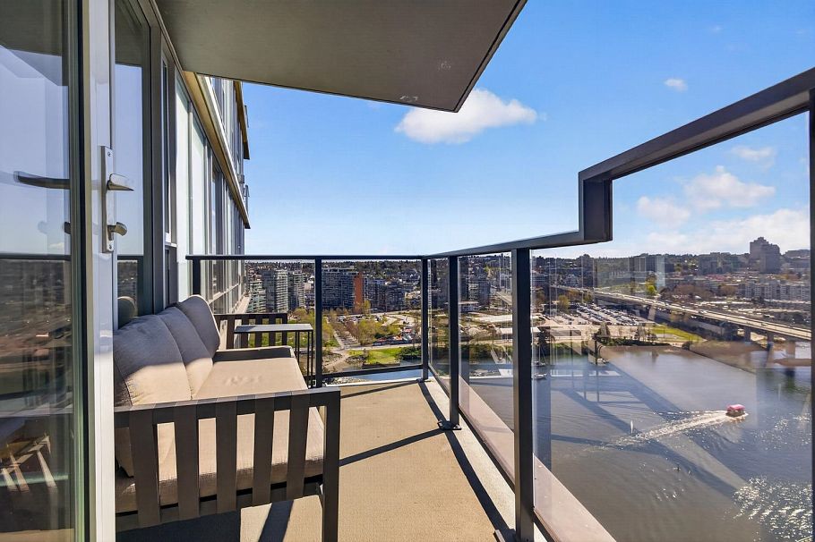 2503 8 Smithe Mews Vancouver, BC - 10