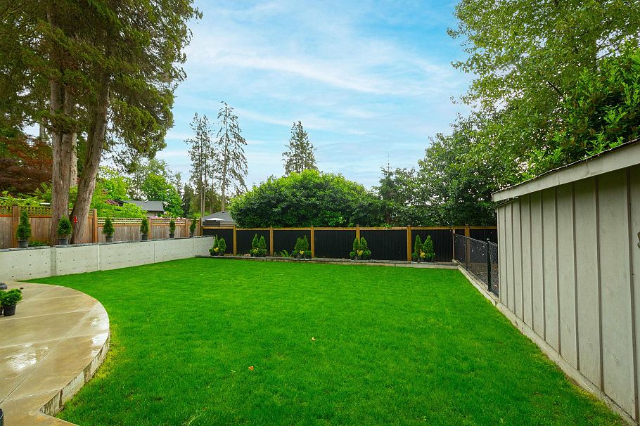 3067 Plymouth Drive North Vancouver, BC - 39