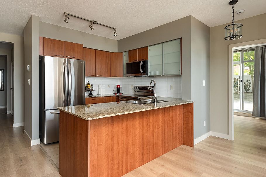 656 1483 E King Edward Avenue Vancouver, BC - 6