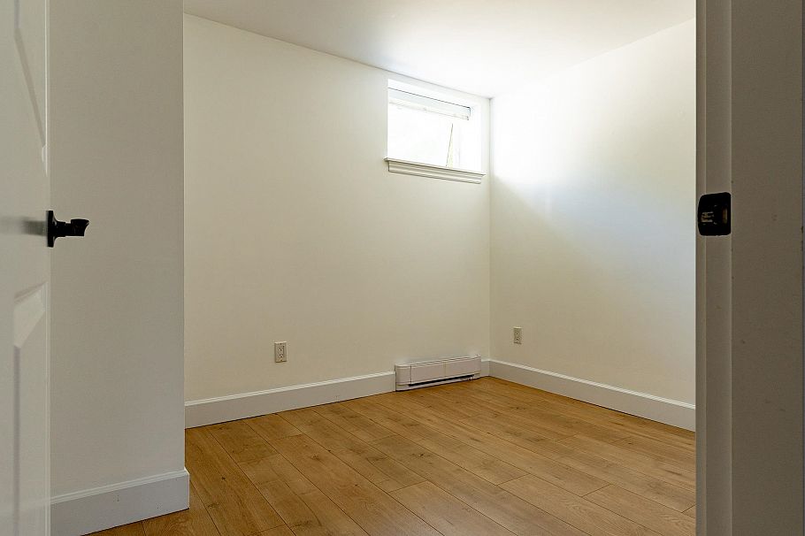 4883 Beatrice Street Vancouver, BC - 27
