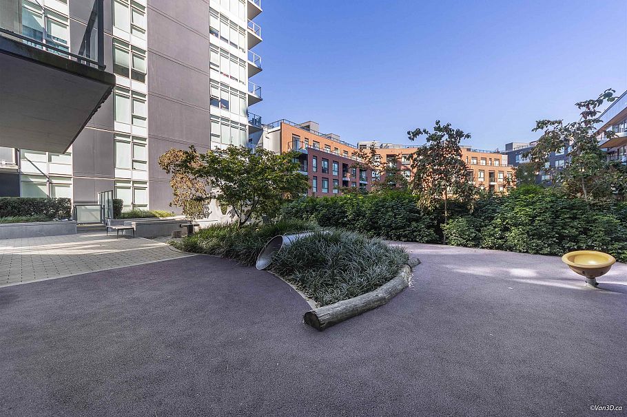 409 3581 E Kent Avenue North Vancouver, BC - 34