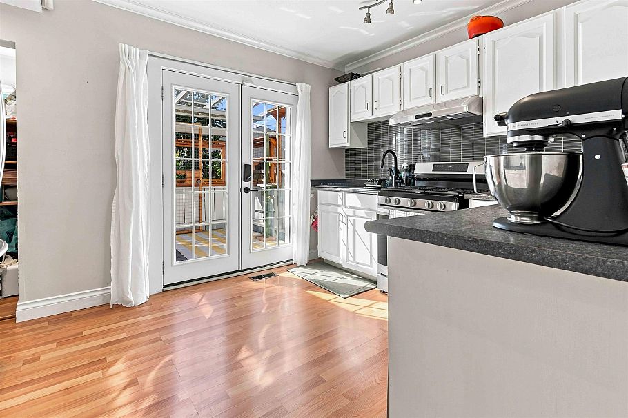 2764 Dundas Street Vancouver, BC - 6