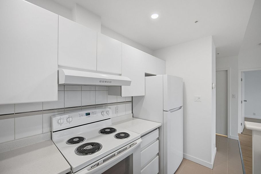 1110 989 Nelson Street Vancouver, BC - 10