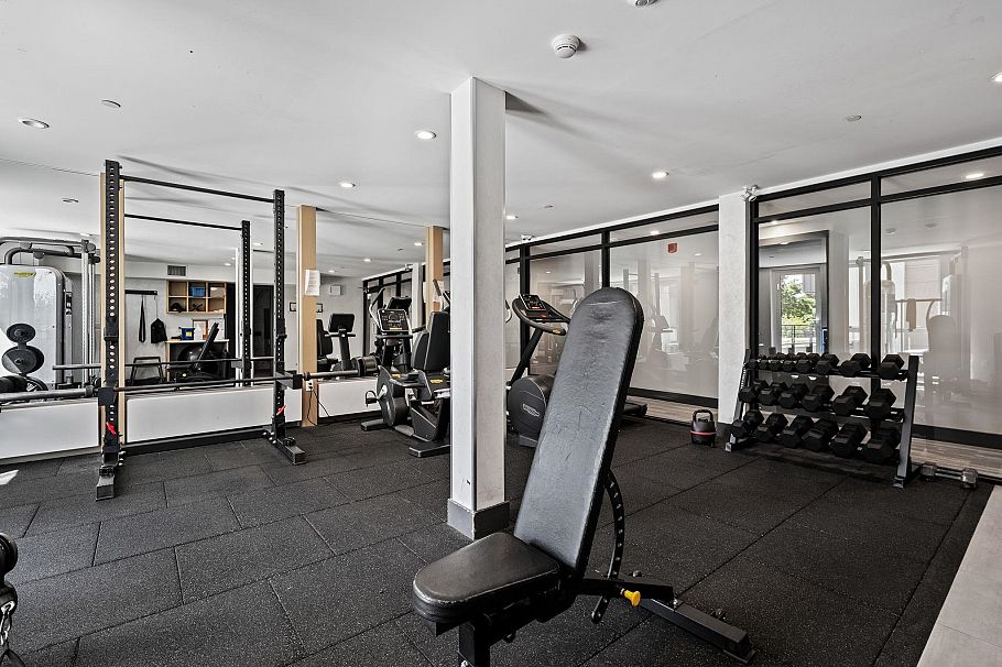 707 E 3 Street North Vancouver, BC - 37