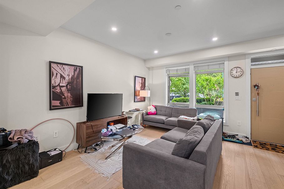 5 115 W Queens Road North Vancouver, BC - 6