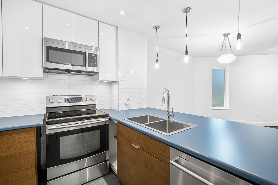 105 3191 Mountain Highway North Vancouver, BC - 10