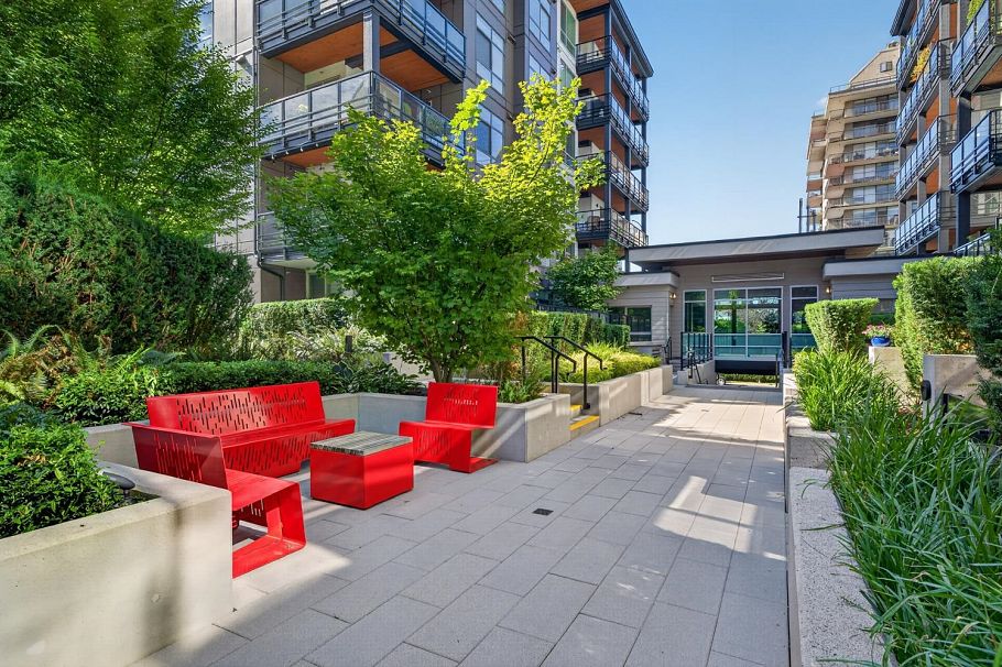 210 108 E 8th Street North Vancouver, BC - 33