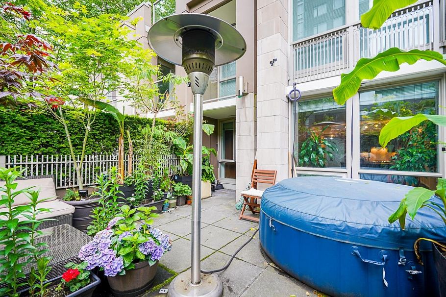 210 1055 Richards Street Vancouver, BC - 25