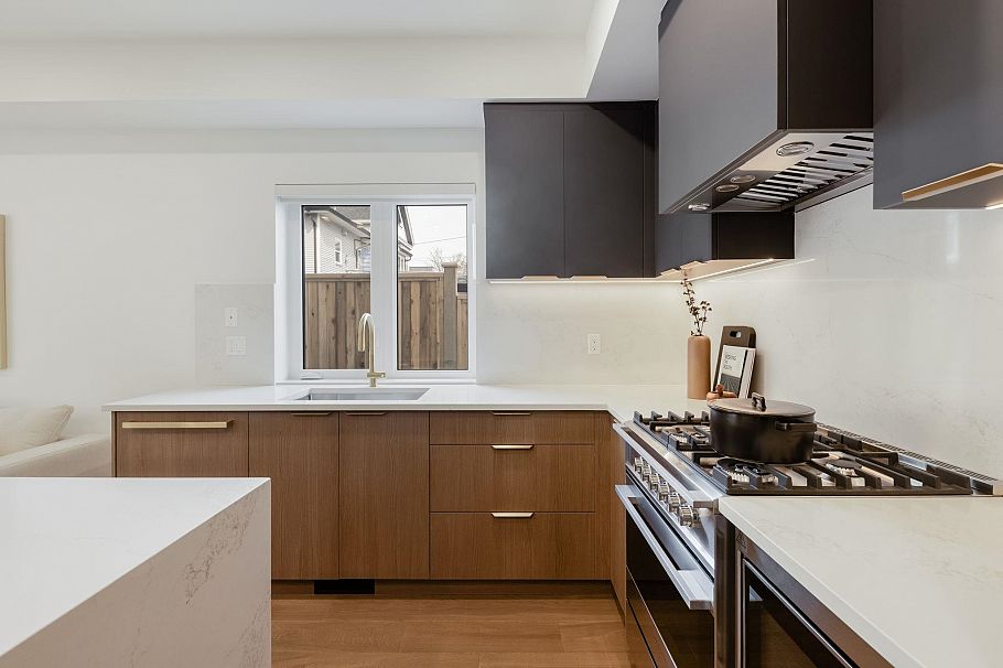 1 552 Kaslo Street Vancouver, BC - 14